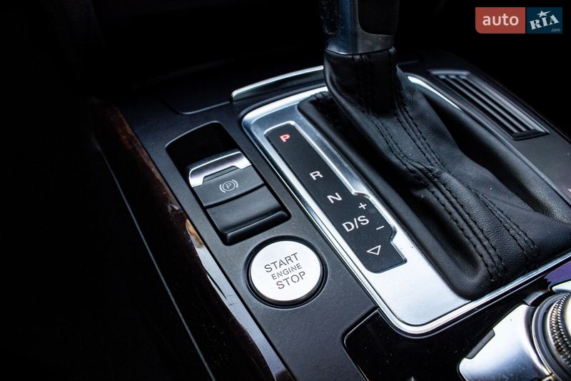 Седан Audi A4 2013 в Львові