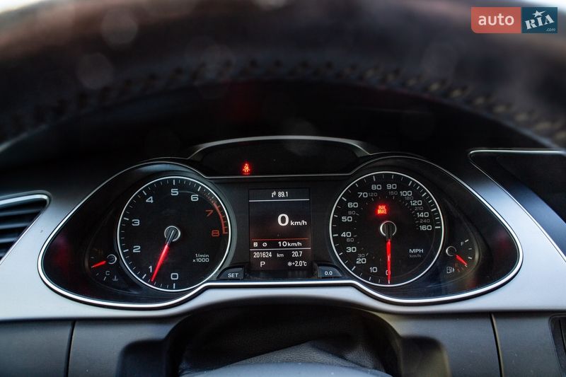 Седан Audi A4 2013 в Львові