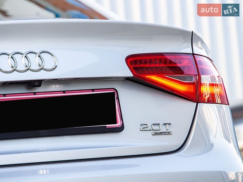 Седан Audi A4 2013 в Львові