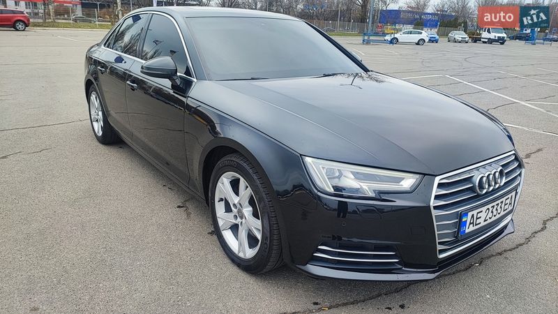 Седан Audi A4 2018 в Дніпрі
