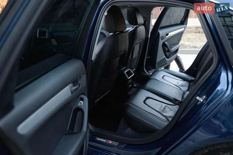 Седан Audi A4 2014 в Новояворівську