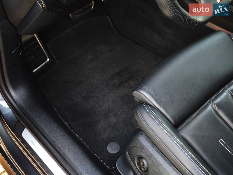 Універсал Audi A4 2019 в Дубні