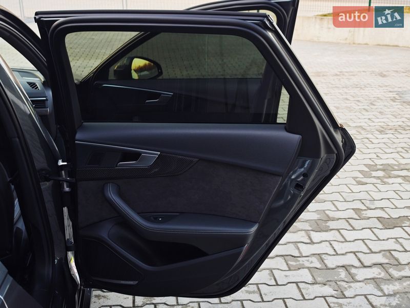 Універсал Audi A4 2019 в Дубні