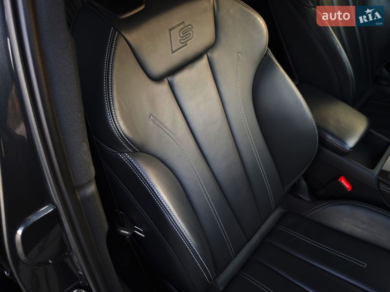 Універсал Audi A4 2019 в Дубні