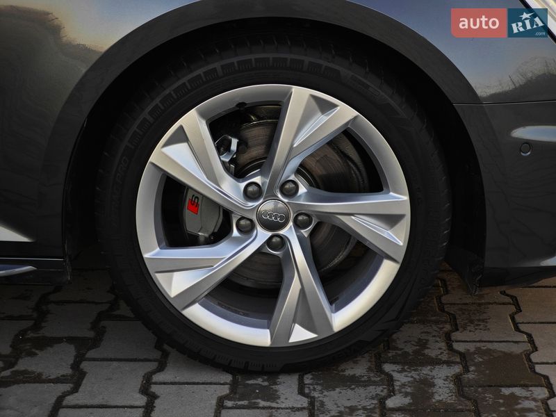Універсал Audi A4 2019 в Дубні