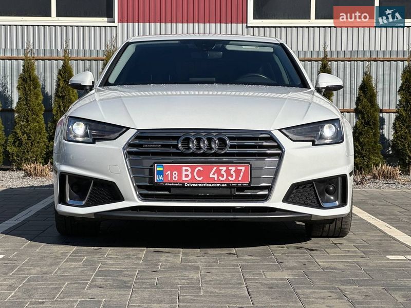 Седан Audi A4 2018 в Луцке