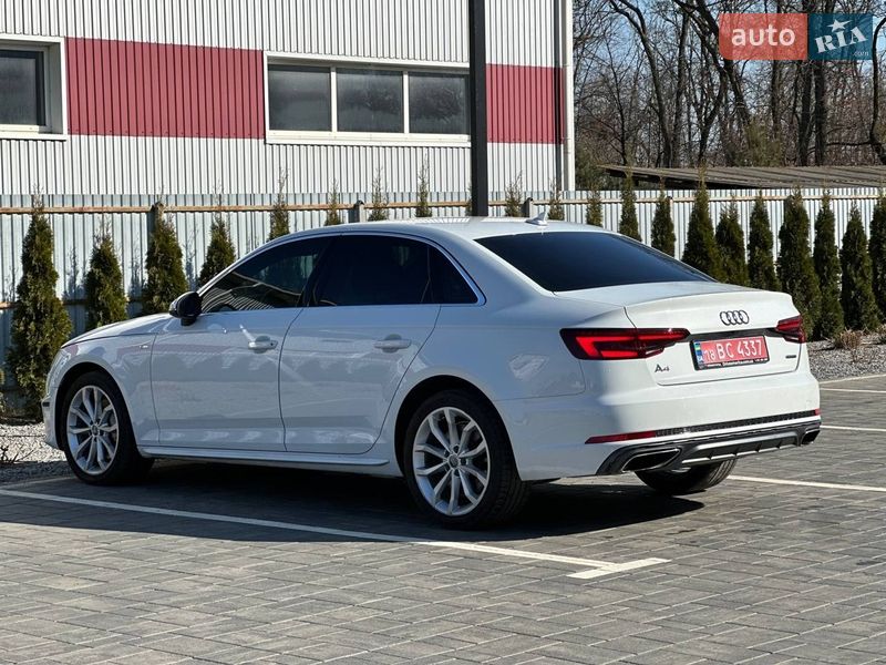 Седан Audi A4 2018 в Луцке