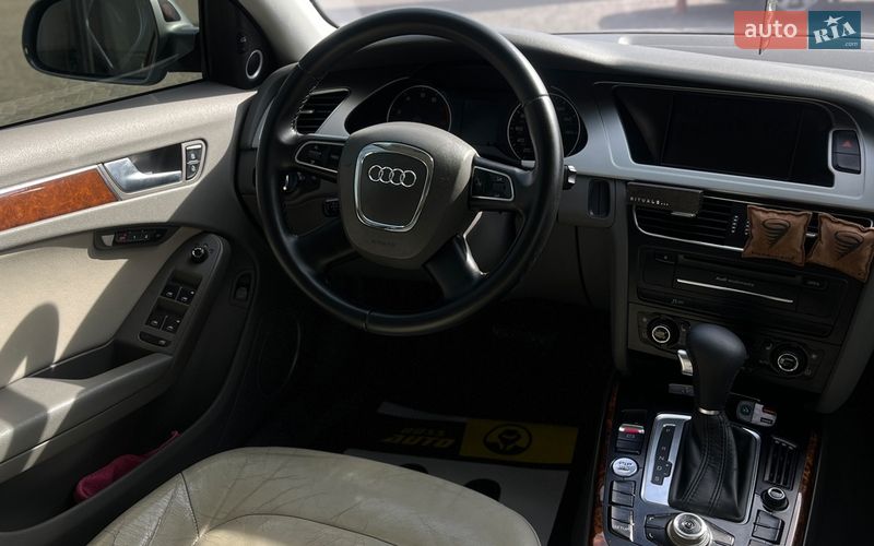 Седан Audi A4 2010 в Мукачевому