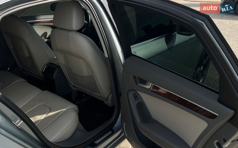 Седан Audi A4 2010 в Мукачевому