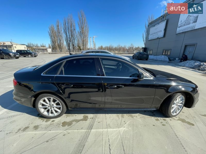 Седан Audi A4 2014 в Києві