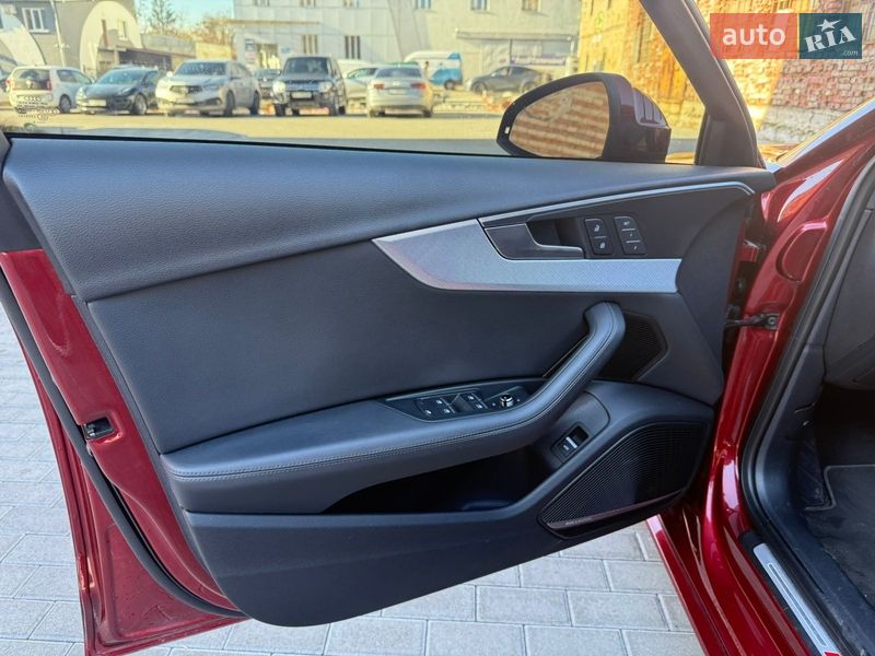 Седан Audi A4 2019 в Чернівцях