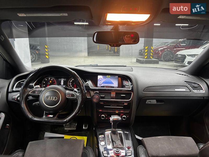 Седан Audi A4 2015 в Черновцах