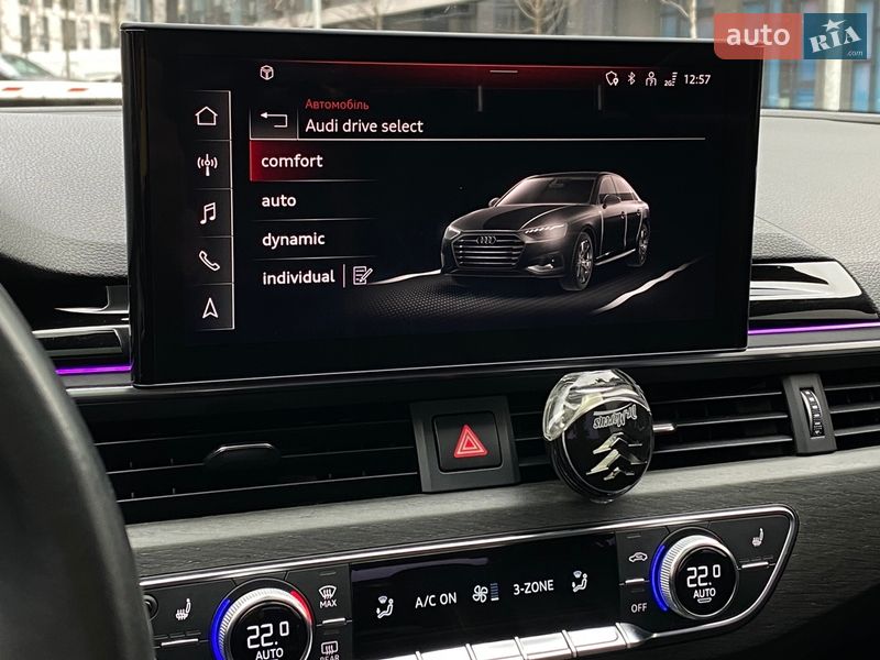 Седан Audi A4 2020 в Києві