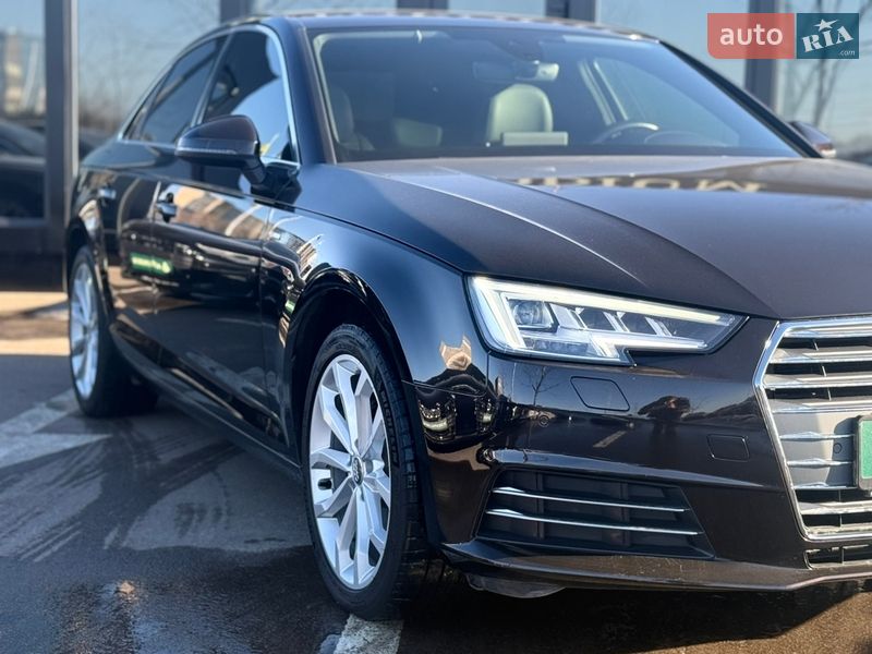 Седан Audi A4 2017 в Киеве