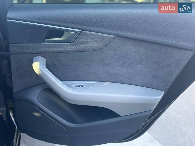 Седан Audi A4 2017 в Киеве