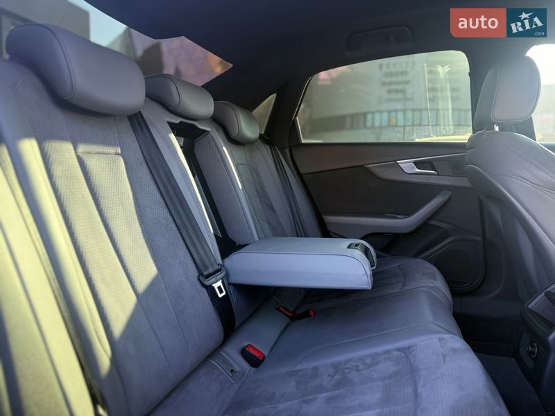 Седан Audi A4 2017 в Киеве