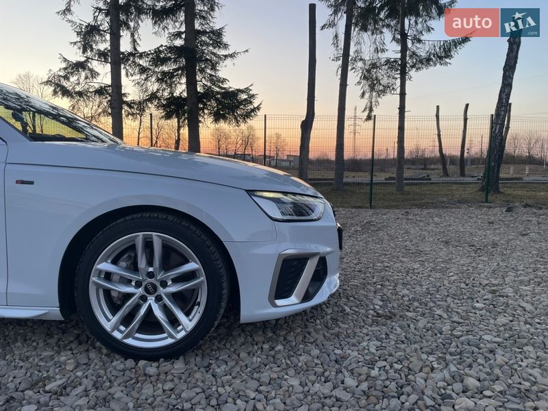 Седан Audi A4 2023 в Стрые