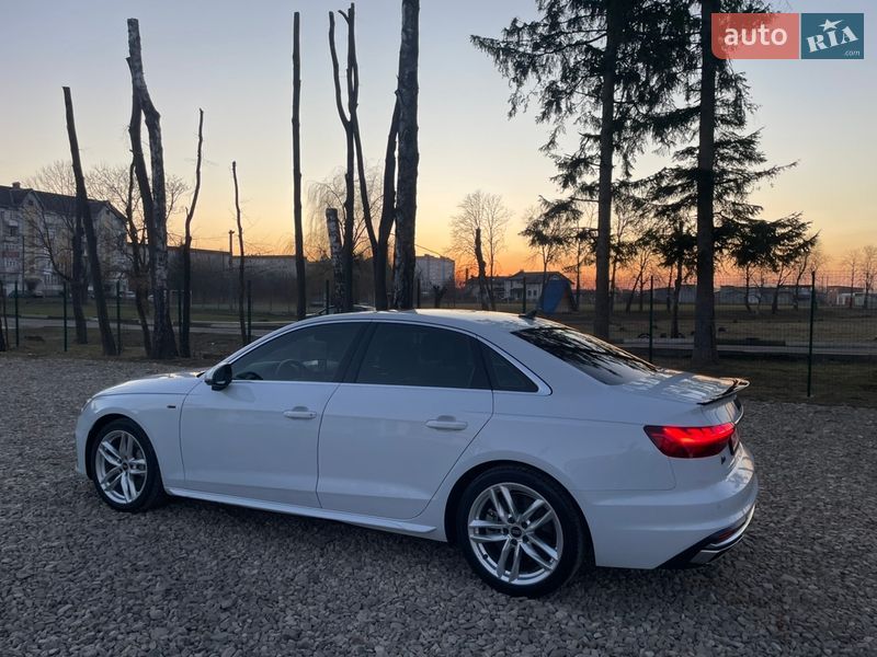 Седан Audi A4 2023 в Стрые