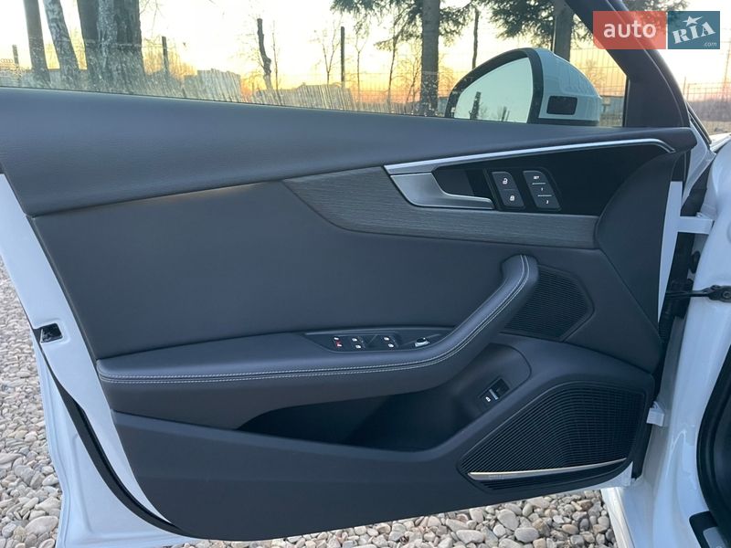 Седан Audi A4 2023 в Стрые