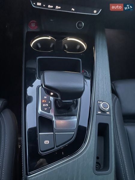 Седан Audi A4 2023 в Стрые