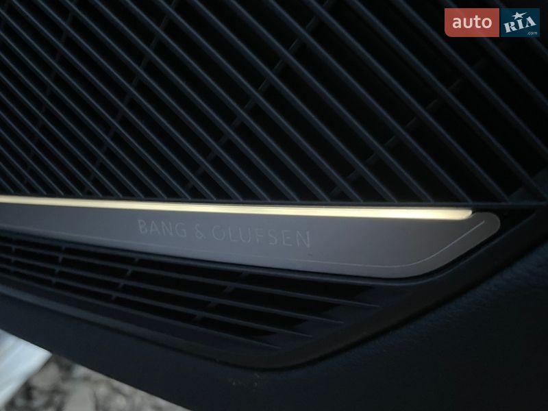 Седан Audi A4 2023 в Стрые