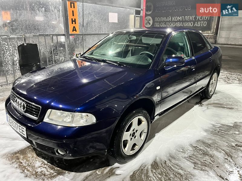 Седан Audi A4 1999 в Чернігові