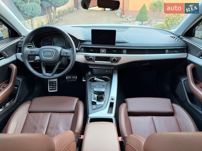 Седан Audi A4 2020 в Мукачево