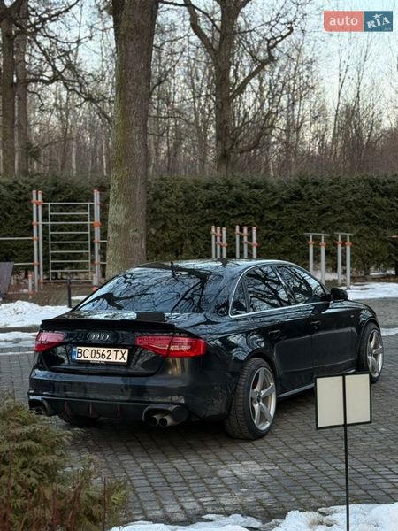 Седан Audi A4 2013 в Львове