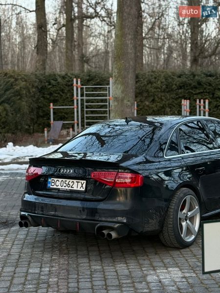 Седан Audi A4 2013 в Львове