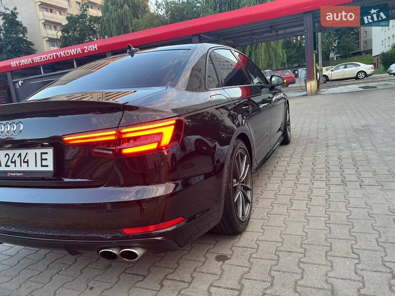 Седан Audi A4 2016 в Черкассах