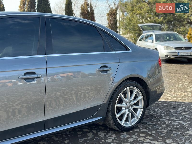 Седан Audi A4 2015 в Луцьку
