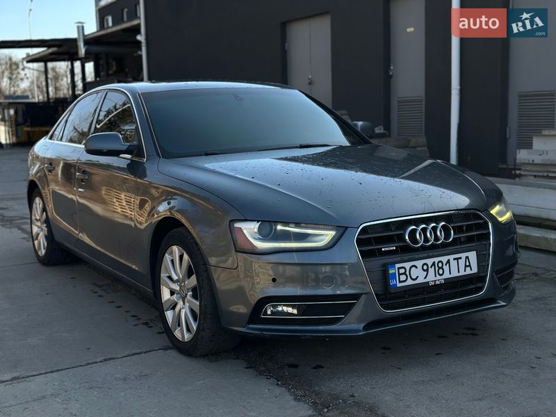 Седан Audi A4 2012 в Стрию