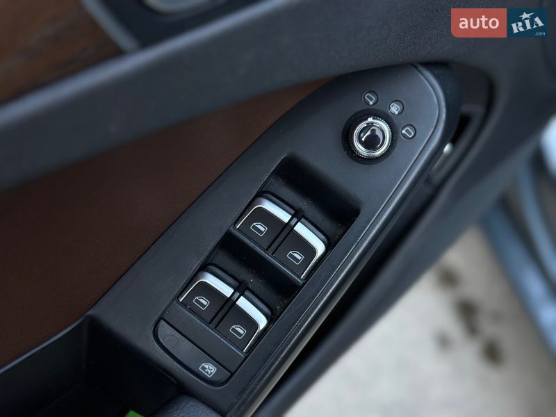 Седан Audi A4 2012 в Стрию