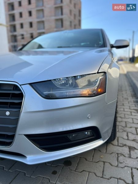 Седан Audi A4 2012 в Луцке