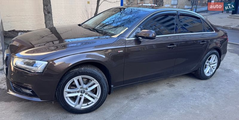 Седан Audi A4 2014 в Киеве
