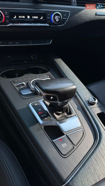 Седан Audi A4 2017 в Днепре