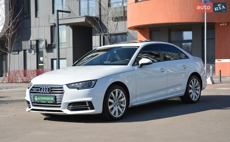 Седан Audi A4 2018 в Киеве
