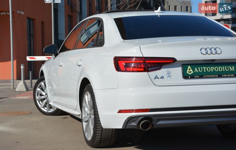 Седан Audi A4 2018 в Киеве