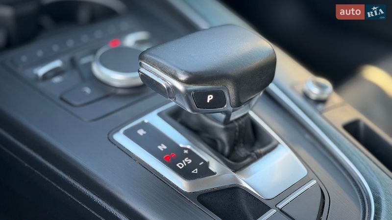 Седан Audi A4 2018 в Києві