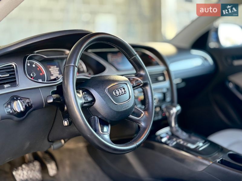 Седан Audi A4 2012 в Тернополе