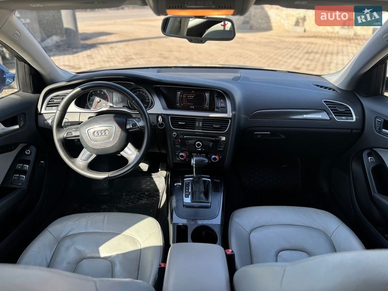 Седан Audi A4 2012 в Тернополе