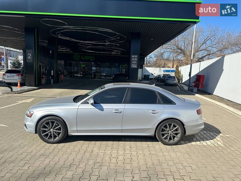 Седан Audi A4 2015 в Киеве