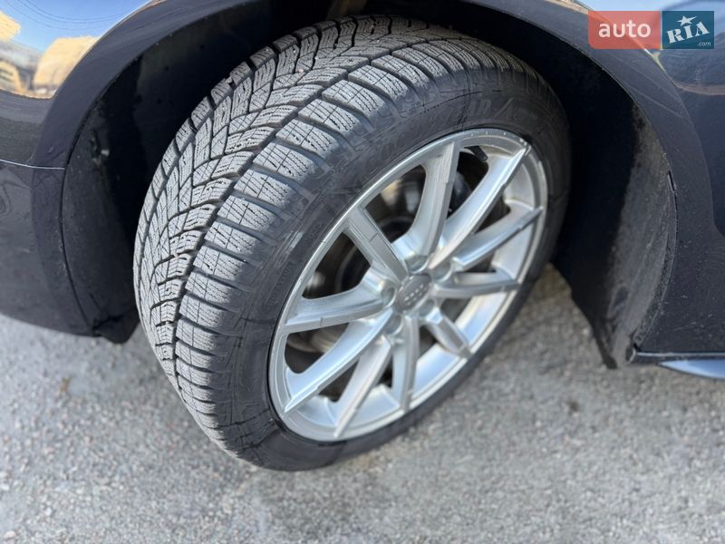 Седан Audi A4 2013 в Києві