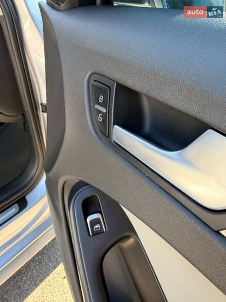 Седан Audi A4 2015 в Харкові