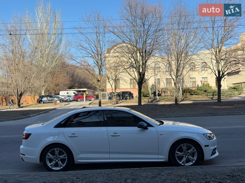 Седан Audi A4 2018 в Запорожье