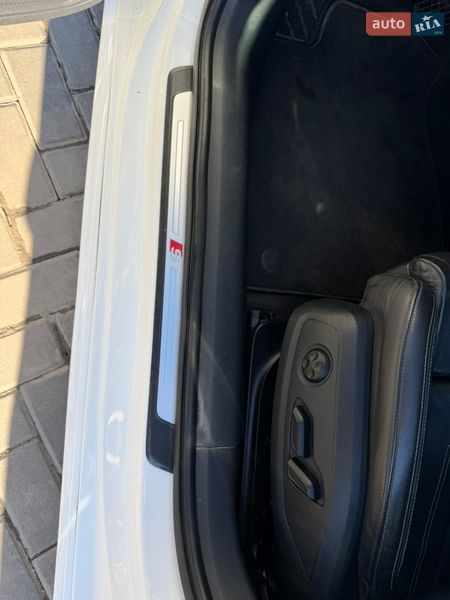 Седан Audi A4 2022 в Полтаві