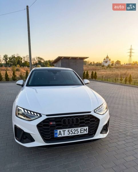 Седан Audi A4 2023 в Золочеве