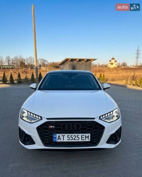 Седан Audi A4 2023 в Золочеве