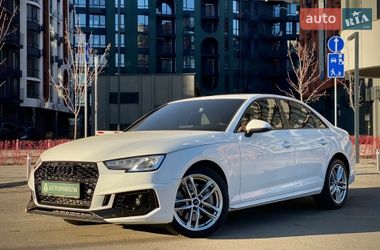 Седан Audi A4 2016 в Киеве