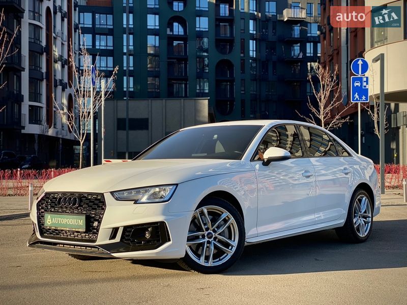 Седан Audi A4 2016 в Киеве